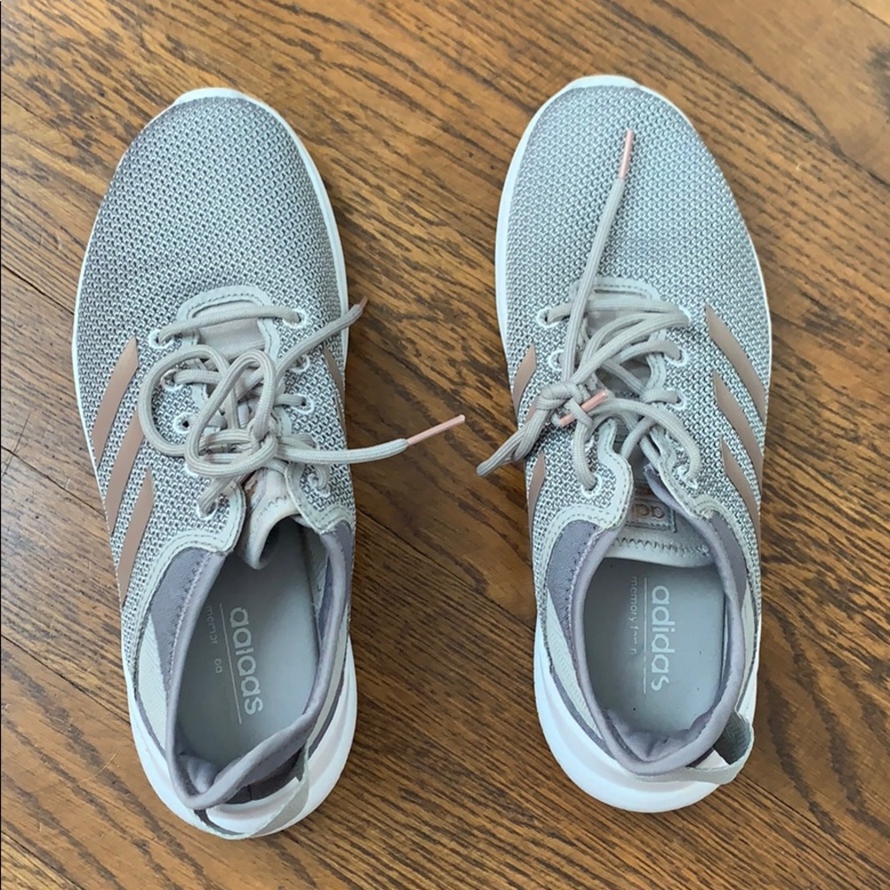 Adidas women’s Sneakers Barely Used 8.5